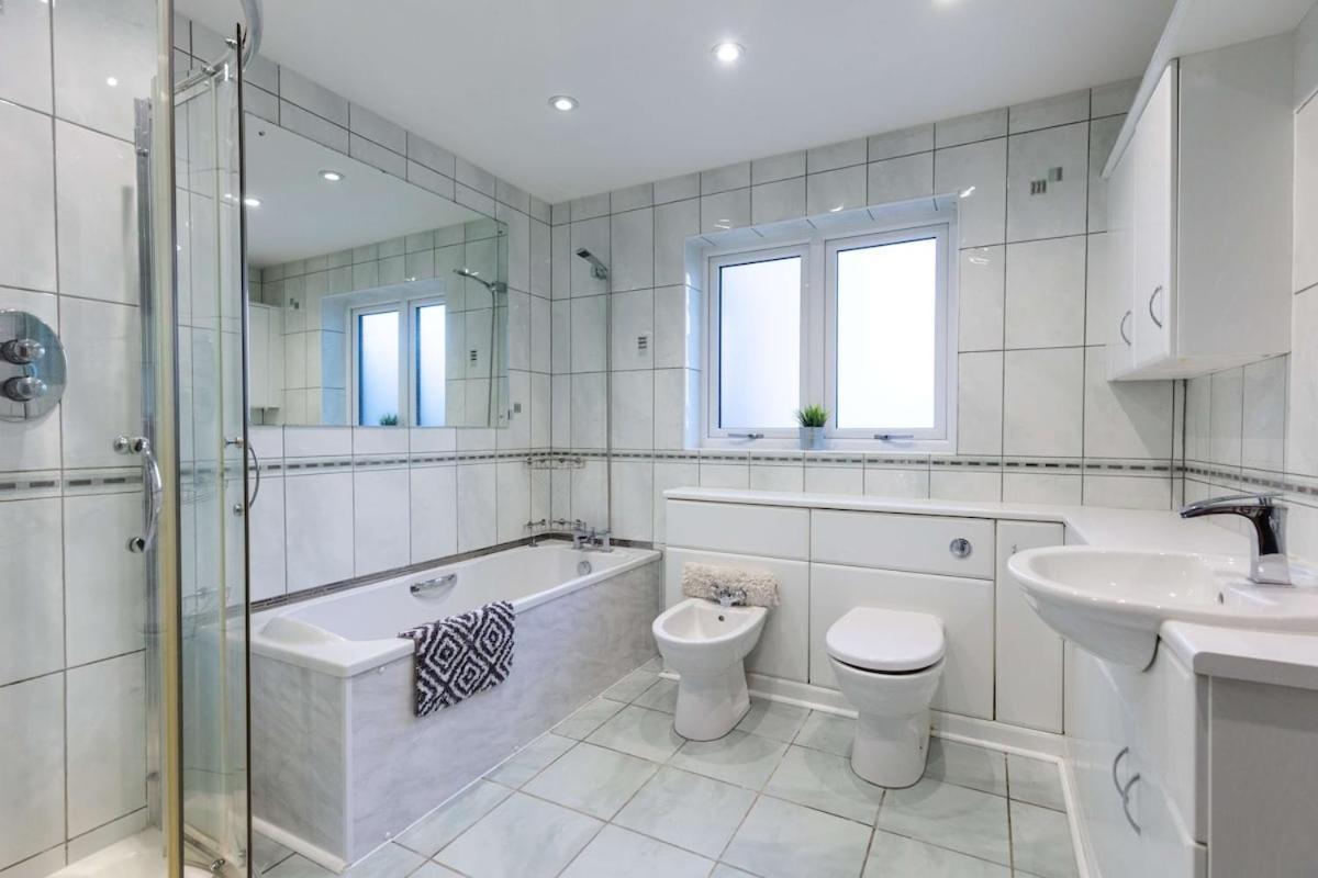 Lt Luxury Let Holiday home *